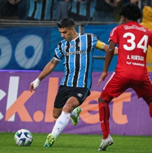 开云体育-20战12球 打进巴甲首球 苏亚雷斯有进球奖金拿了！